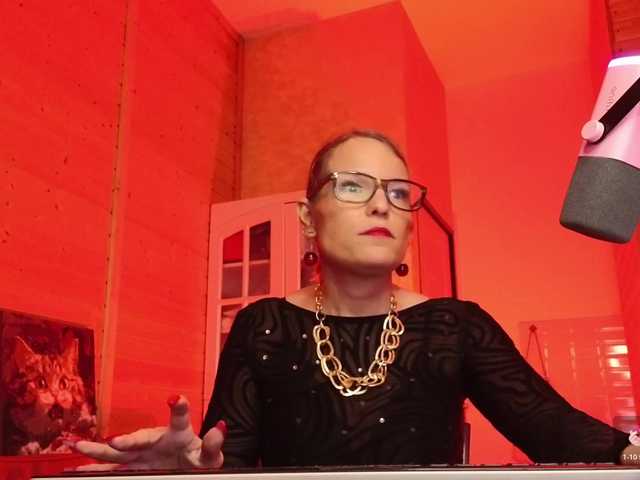 Findom_Lady_Shine webcam