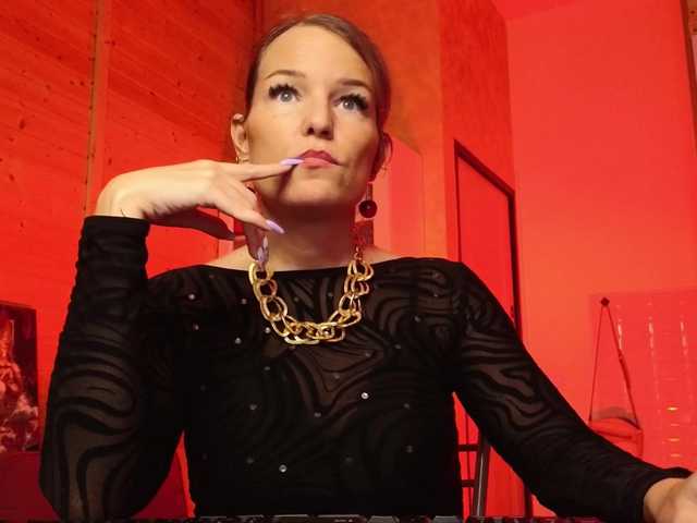 sweeteve050's BongaCams show and profile