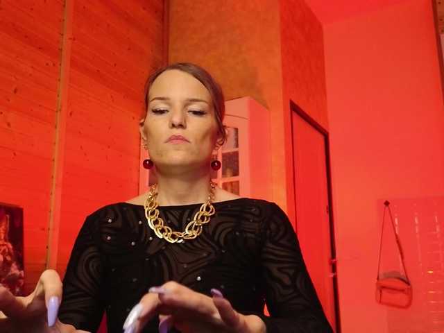 sweeteve050's BongaCams show and profile