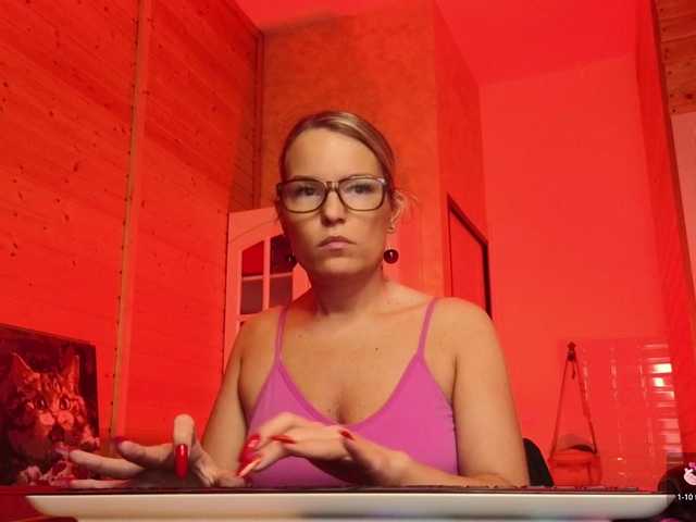 sweeteve050's BongaCams show and profile