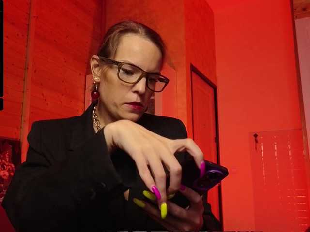 sweeteve050's BongaCams show and profile