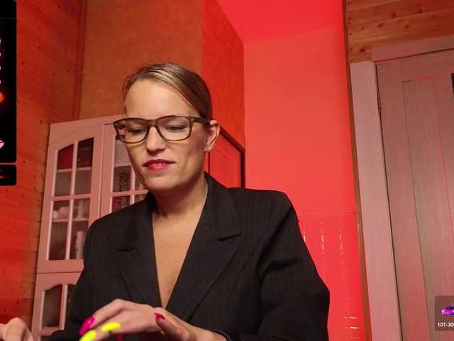 sweeteve050's BongaCams show and profile