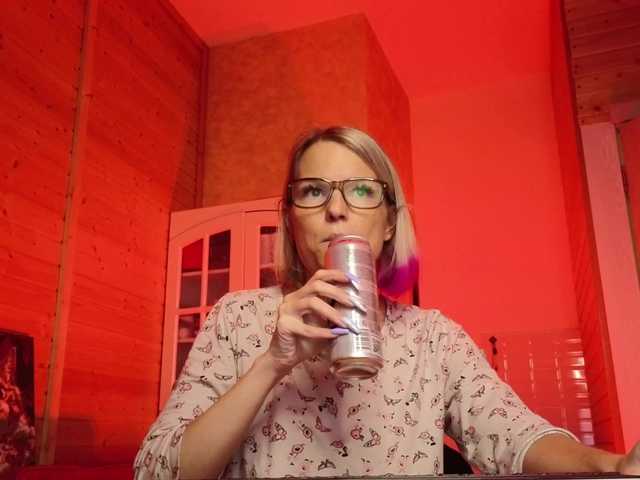 sweeteve050's BongaCams show and profile