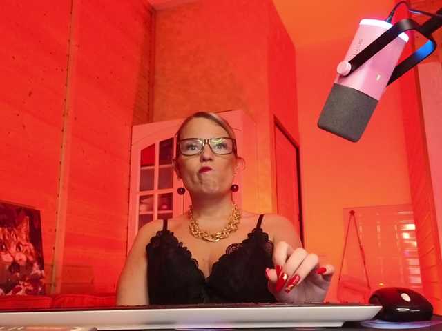 sweeteve050's BongaCams show and profile