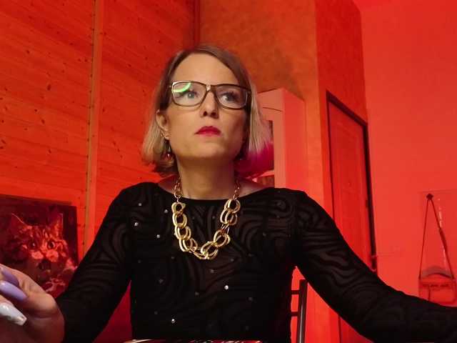 sweeteve050's BongaCams show and profile