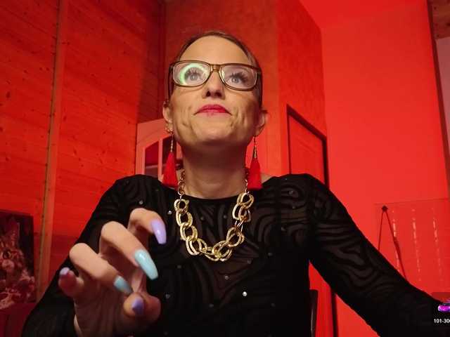 sweeteve050's BongaCams show and profile