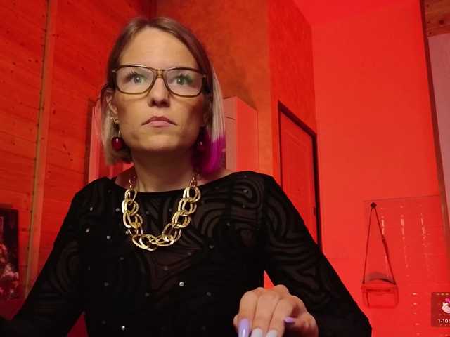 sweeteve050's BongaCams show and profile