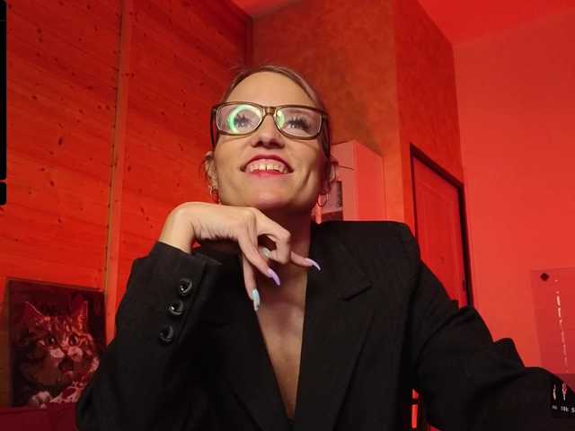 sweeteve050's BongaCams show and profile