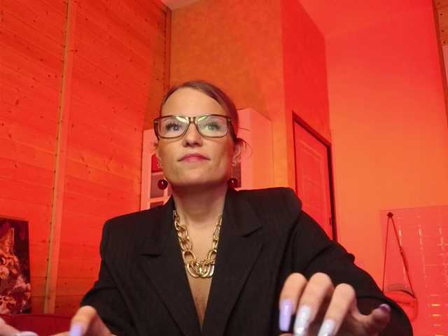 sweeteve050's BongaCams show and profile