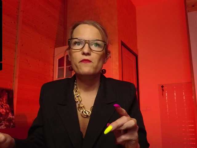 sweeteve050's BongaCams show and profile