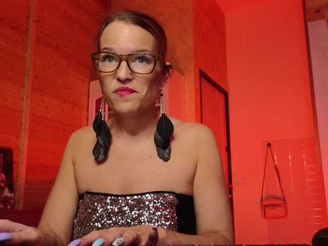 sweeteve050's BongaCams show and profile