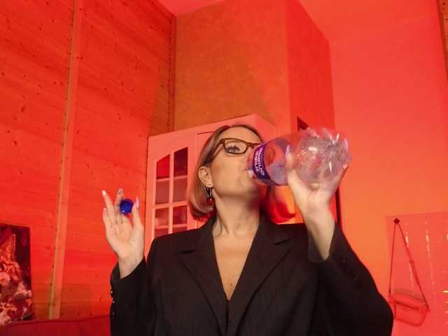 sweeteve050 live cam