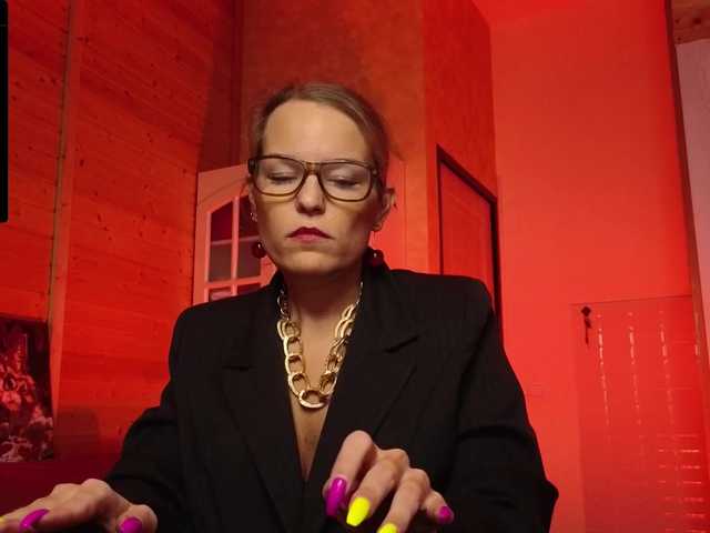 sweeteve050's BongaCams show and profile