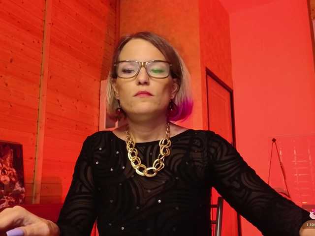 sweeteve050's BongaCams show and profile