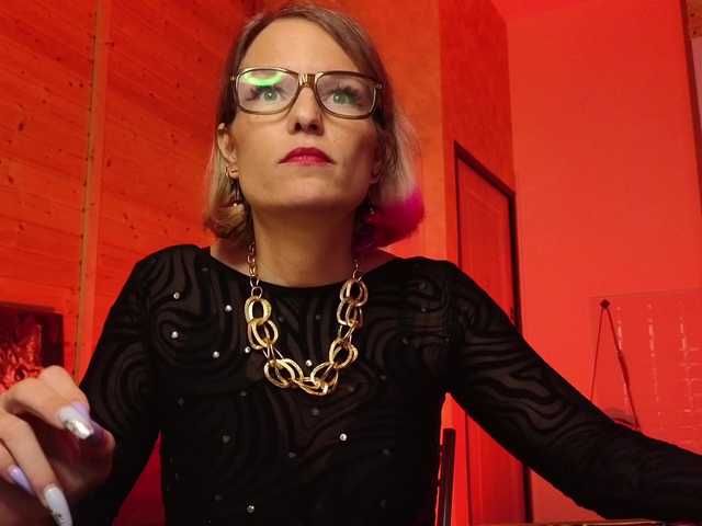 sweeteve050's BongaCams show and profile