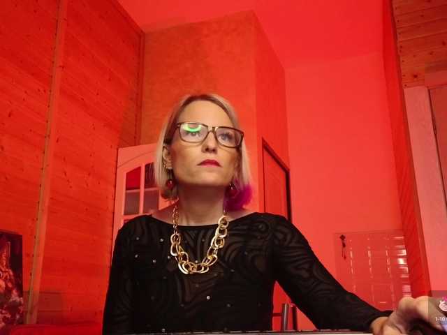 sweeteve050's BongaCams show and profile