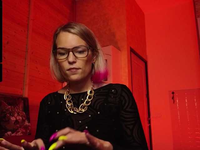 sweeteve050's BongaCams show and profile