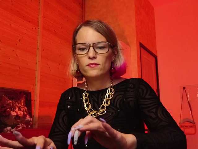 sweeteve050's BongaCams show and profile