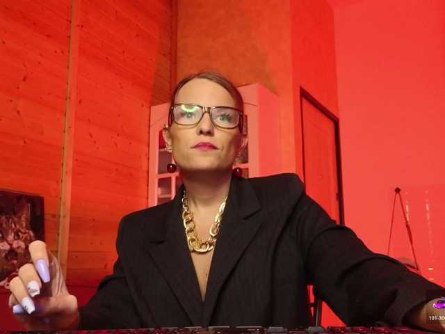 sweeteve050's BongaCams show and profile