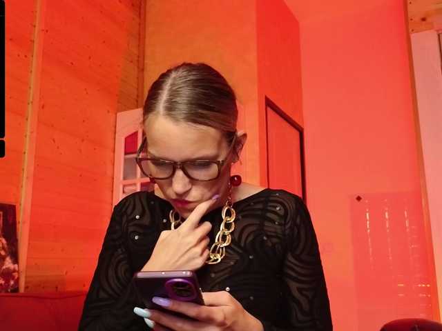 sweeteve050's BongaCams show and profile