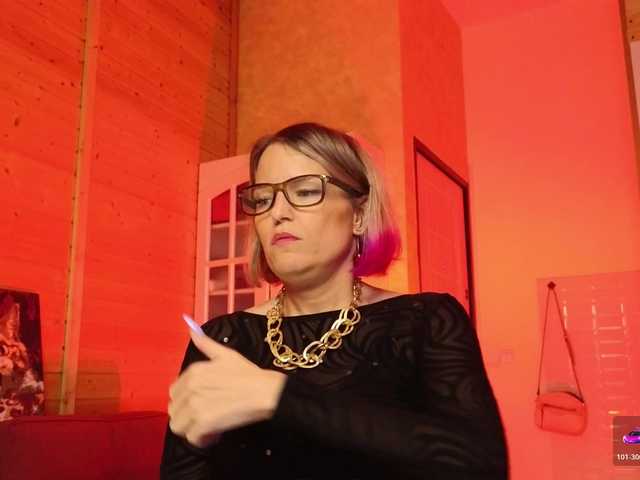 sweeteve050's BongaCams show and profile