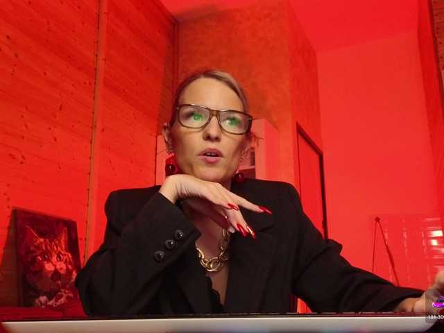 sweeteve050's BongaCams show and profile