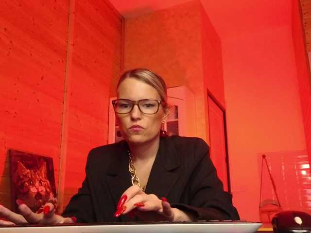 sweeteve050's BongaCams show and profile