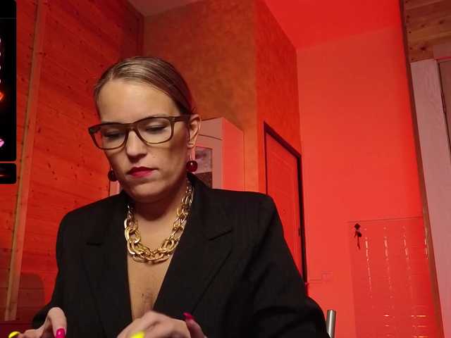 sweeteve050's BongaCams show and profile