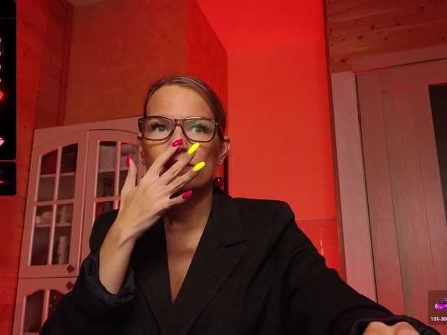 sweeteve050's BongaCams show and profile