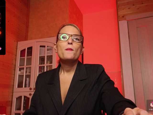 sweeteve050's BongaCams show and profile