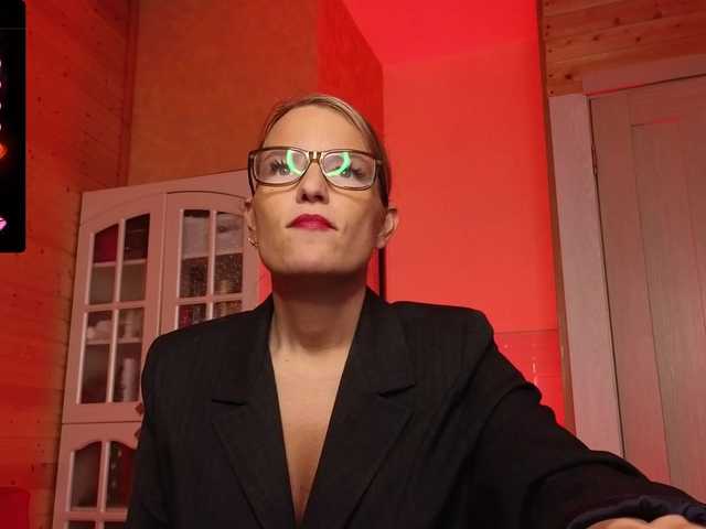 sweeteve050's BongaCams show and profile