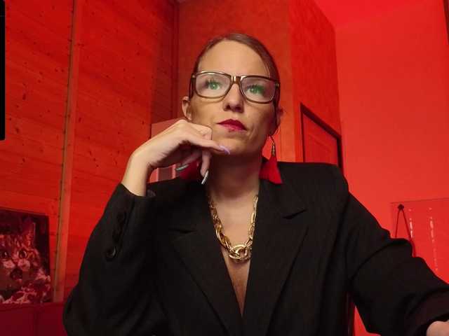 sweeteve050's BongaCams show and profile