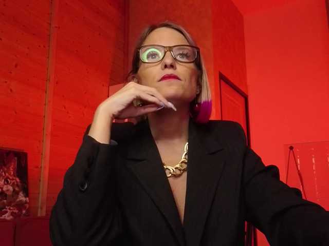 sweeteve050's BongaCams show and profile