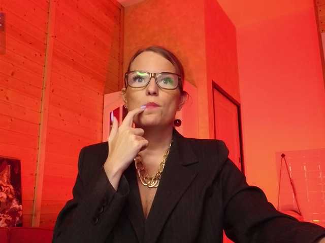 sweeteve050's BongaCams show and profile