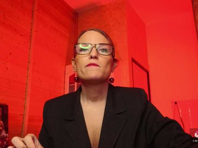 sweeteve050's BongaCams show and profile