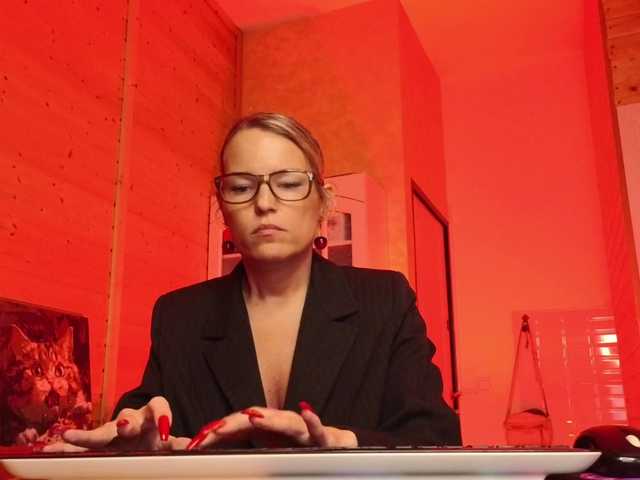 sweeteve050's BongaCams show and profile