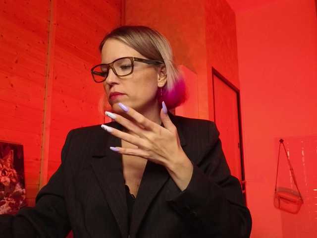 sweeteve050's BongaCams show and profile