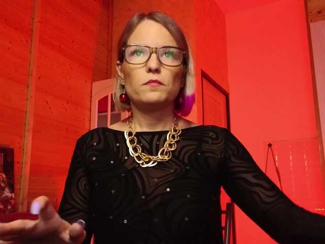 sweeteve050's BongaCams show and profile