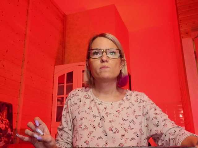 sweeteve050's BongaCams show and profile