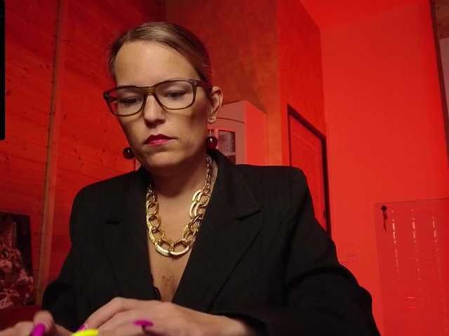 sweeteve050's BongaCams show and profile