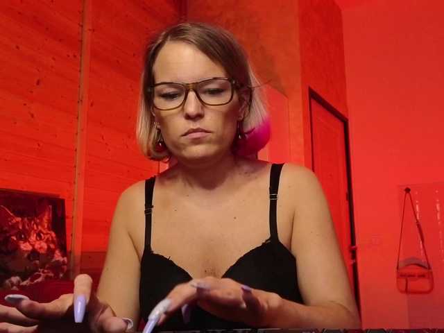 sweeteve050's BongaCams show and profile