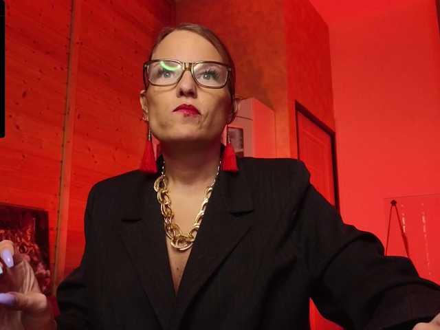 sweeteve050's BongaCams show and profile