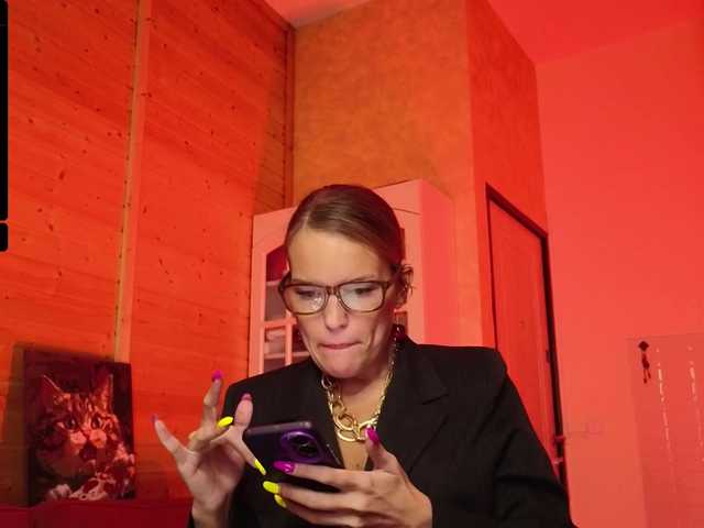 sweeteve050's BongaCams show and profile