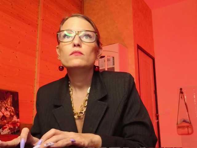 sweeteve050's BongaCams show and profile
