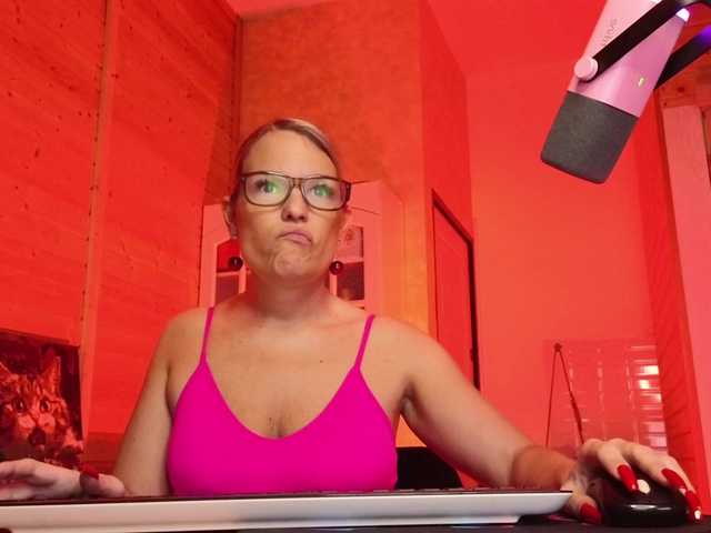 sweeteve050's BongaCams show and profile
