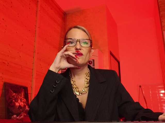 sweeteve050's BongaCams show and profile