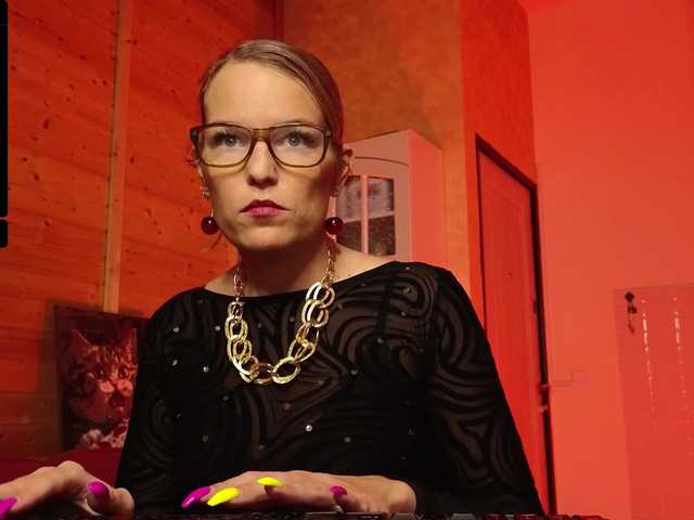 sweeteve050's BongaCams show and profile