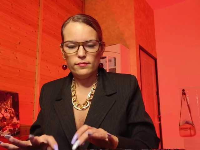 sweeteve050's BongaCams show and profile