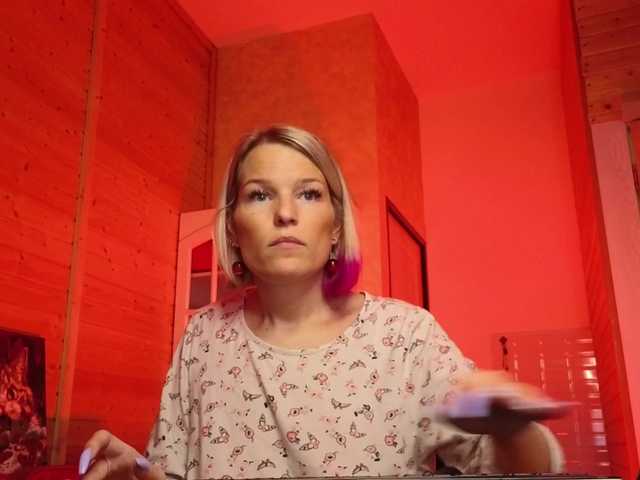 sweeteve050's BongaCams show and profile