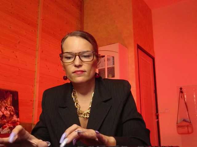 sweeteve050's BongaCams show and profile